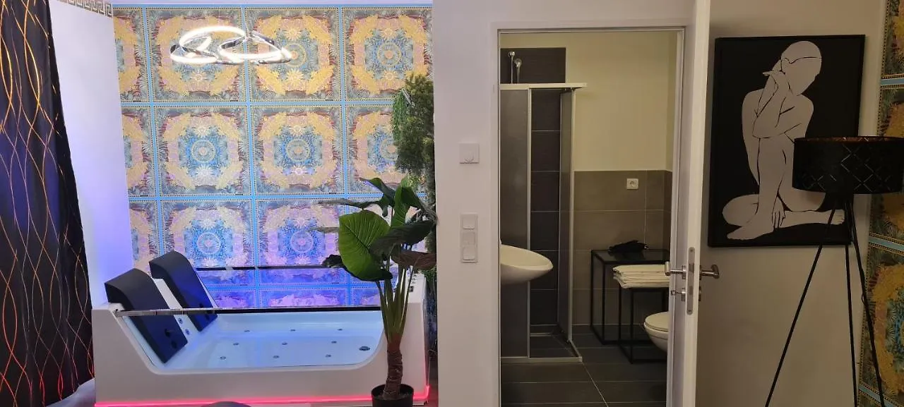 Luxury Love Room Spa Whirlpool Jacuzzi Nuremberg Apartment